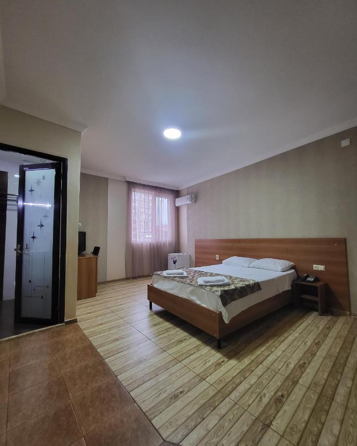 Hotel Elio Batumi Exterior foto
